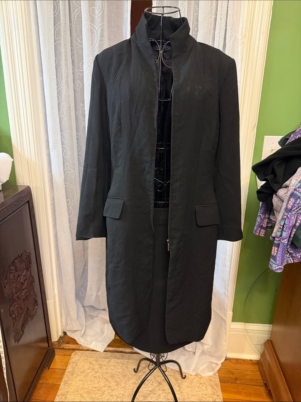 Anne Klein Black skirt suit set size 12